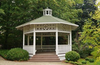 Enclosed Gazebo Installation - Gazebos Gulfport, Mississippi
